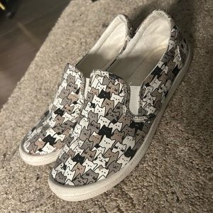 Slip on shoes with cat print!🐱
